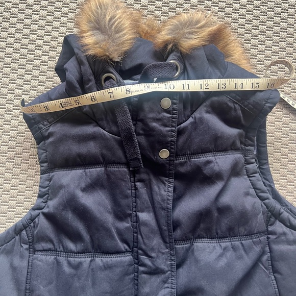 Marks and Spencer’s padded Gilet / vest. UK size 16 US size 12 - Picture 8 of 9